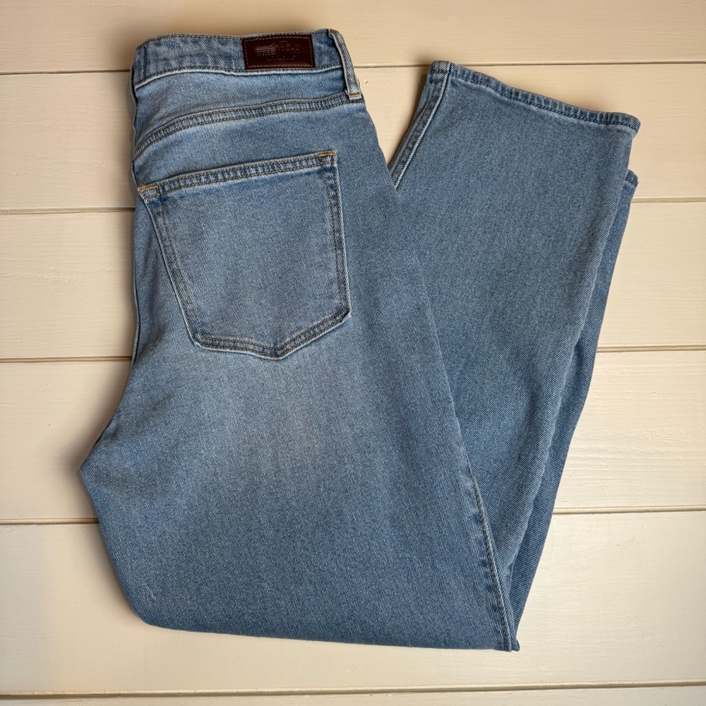 Hollister Ultra High-Rise Vintage Straight Light Blue Denim Junior Jeans